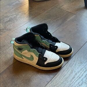 Toddler Jordan sneakers 11.5c